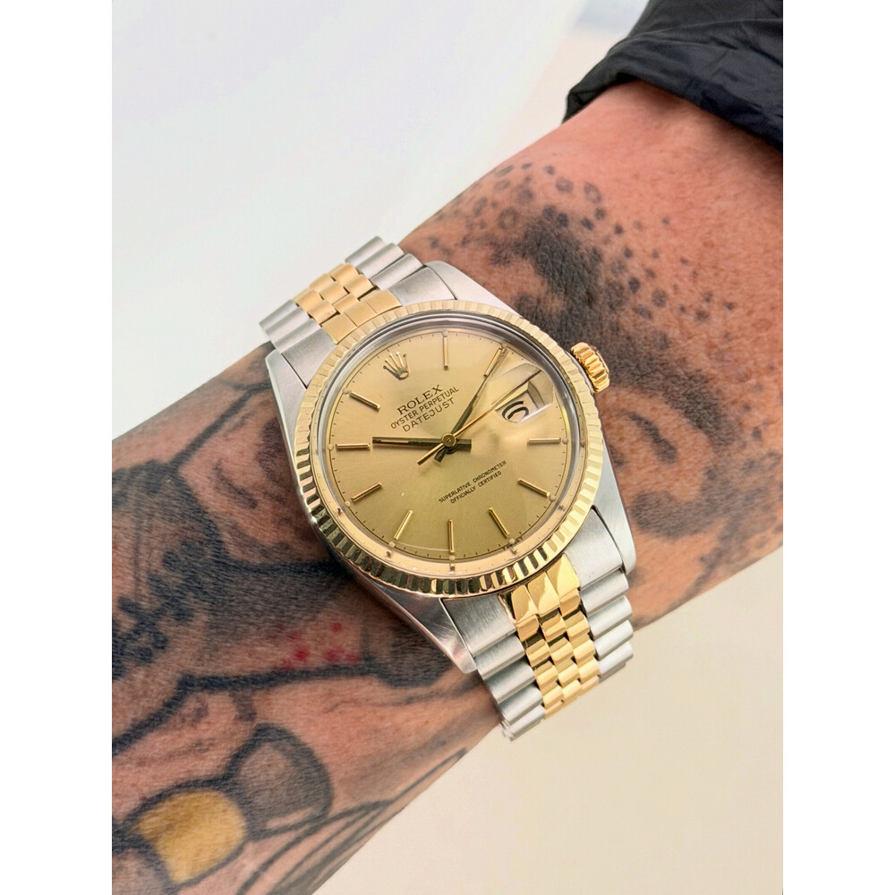 36mm • 1976 Rolex DateJust ref.16013 cal.3035 Champagne Dial 18k Gold Bezel Automatic
